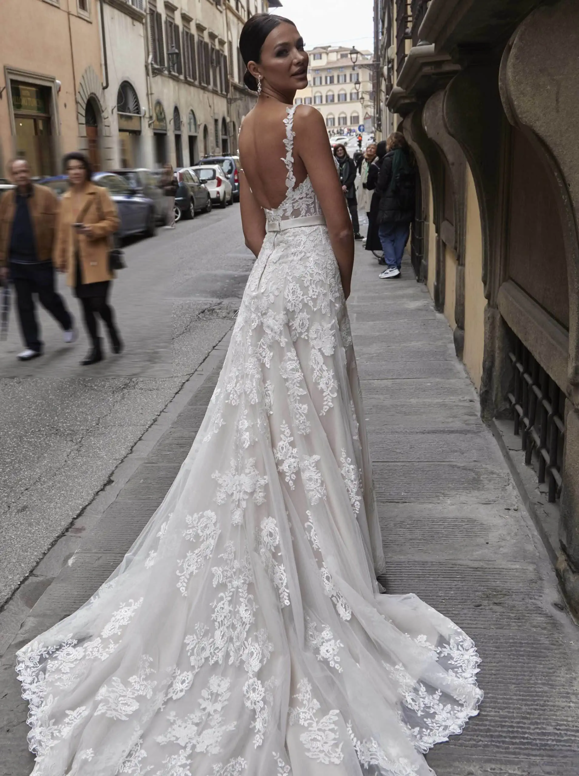 Diane Legrand wedding dresses in Paris Metal Flaque